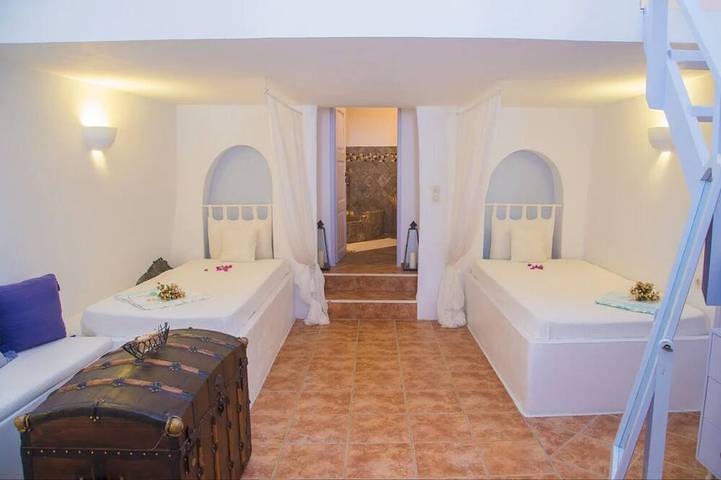 Lydia Luxury cave Villa with Jacuzzi & sea view in Karterados, Santorini