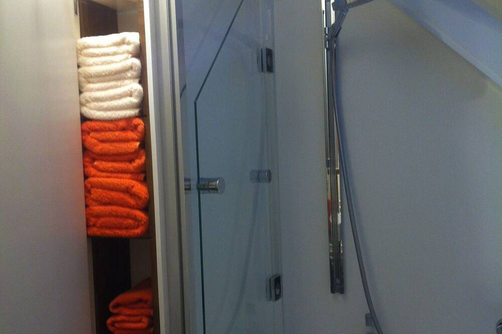 Ganze Wohnung, Appartement unterm Walmdach in Kornwestheim, Landkreis Ludwigsburg