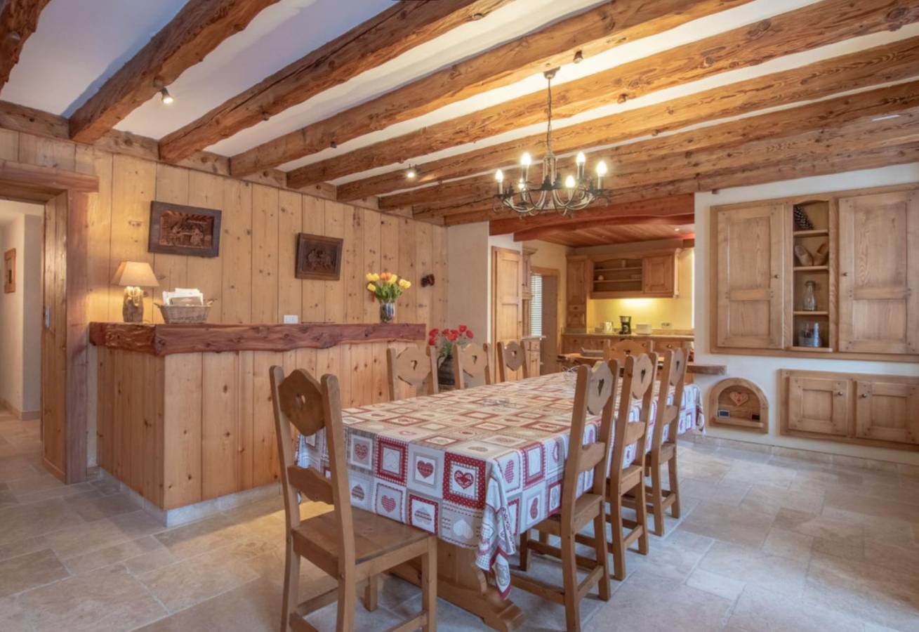 Apartamento entero, Apartamento 'Le Pele - 7 Pers' con vistas a la montaña, jardín privado y Wi-Fi in Taninges, Region Bonneville