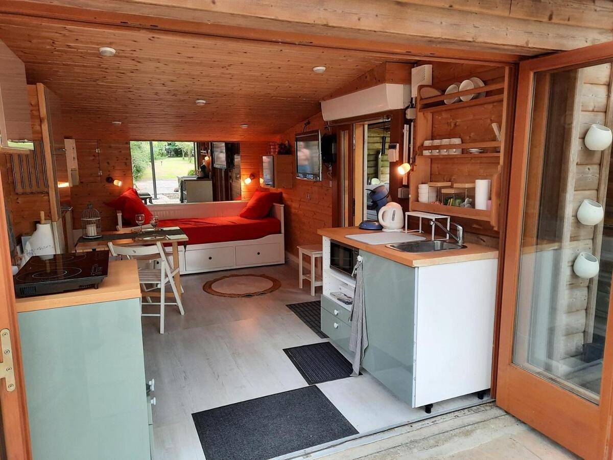 Chalet dans la nature avec spa in Espins, Région de Caen