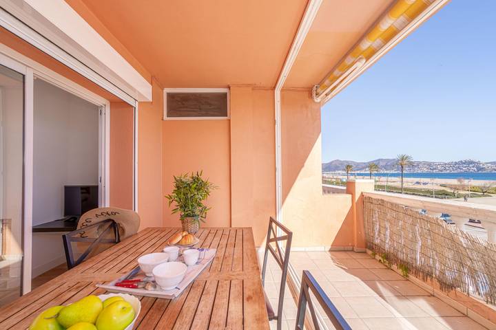 Ferienwohnung für 6 Personen, mit Meerblick und Balkon sowie Terrasse und Pool in Empuriabrava - 4