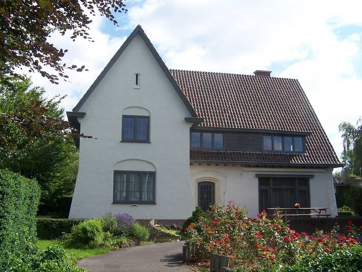 Vakantiehuis voor 12 personen, with tuin and terras as well as sauna, kindvriendelijk in Poperinge