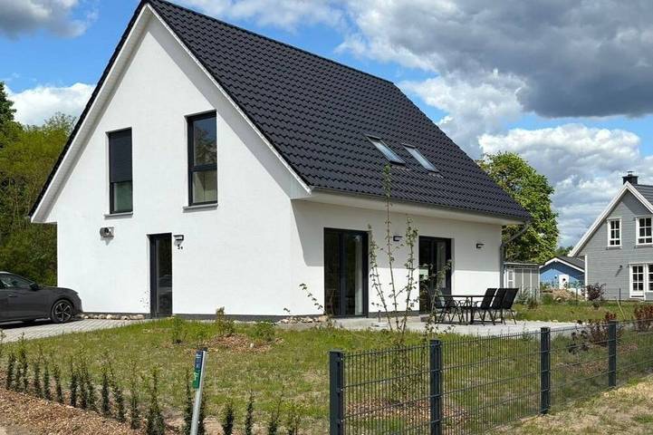 Ferienhaus für 8 Personen, mit Terrasse und Garten in Fürstenberg/Havel