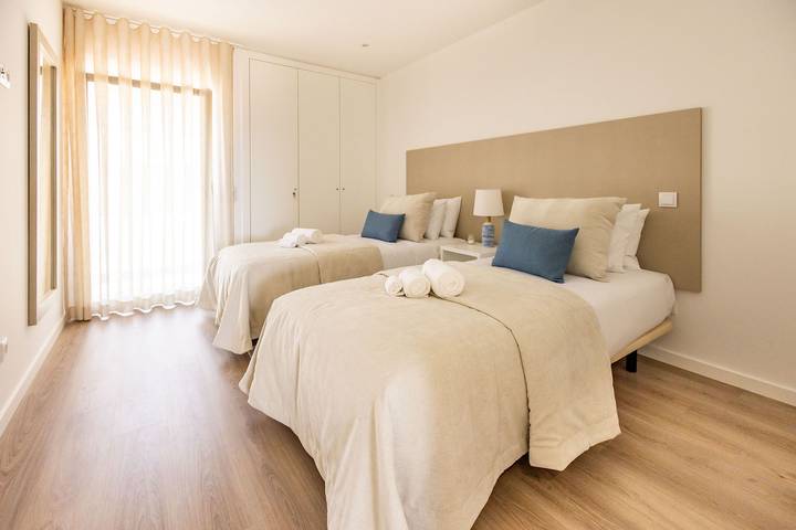 Apartamento inteiro, Sant'ana Beach Apartment - By Sch - T in Salir do Porto, Tornada e Salir do Porto