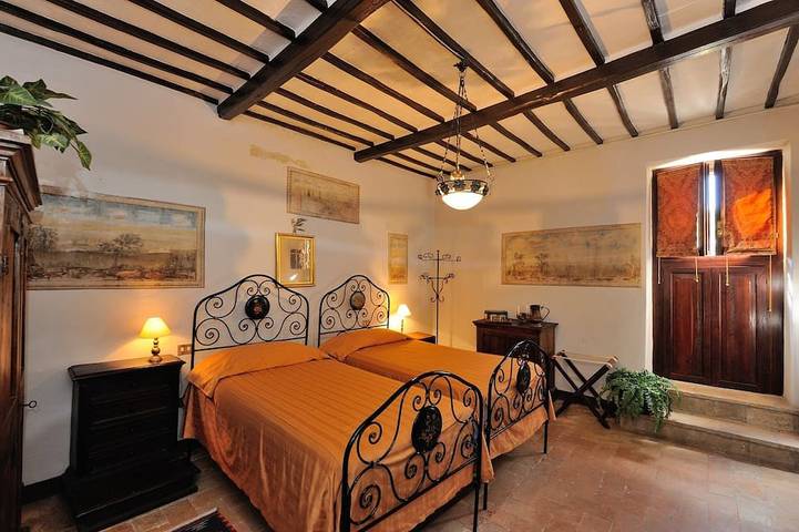 Location de vacances pour 21 personnes, avec jardin, animaux acceptés à Trevi - 2