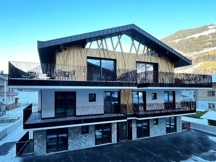 Vakantiehuis voor 20 personen, with Terras and Zwembad as well as Sauna in Aschau im Zillertal