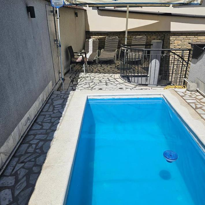 Gîte pour 2 personnes, avec vue ainsi que jardin et piscine à Novi Sad - 3