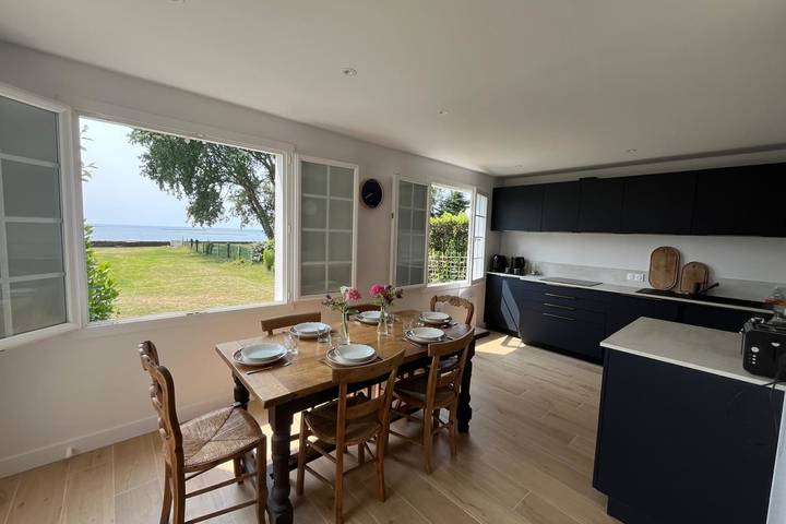 Location de vacances pour 10 personnes, avec terrasse et jardin dans Plage du Roaliguen - 4