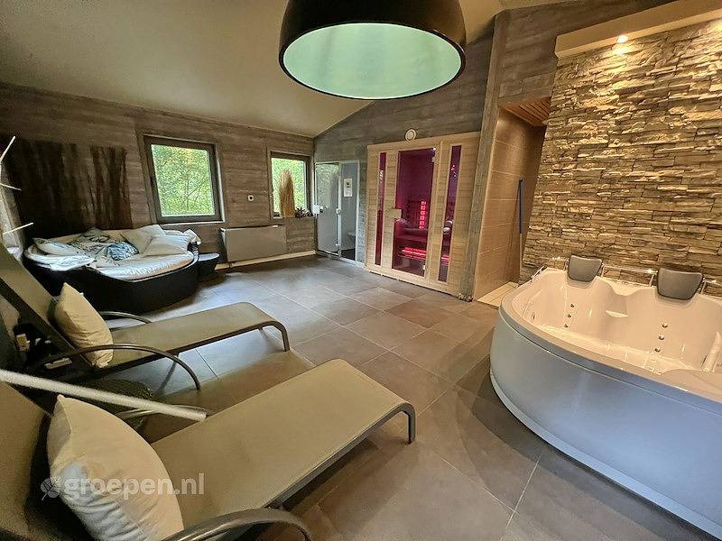 Maison de vacances pour 18 personnes avec terrasse in Marche-en-Famenne, Province de Luxembourg