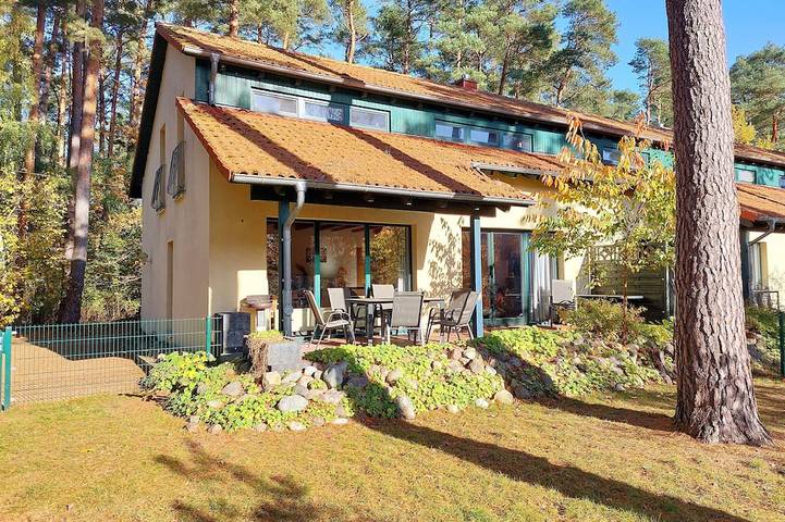 Ferienhaus für 7 Personen, mit Garten in Jabel