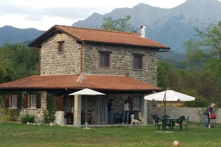 Ferienhaus für 4 Personen, mit Garten in Mulazzo