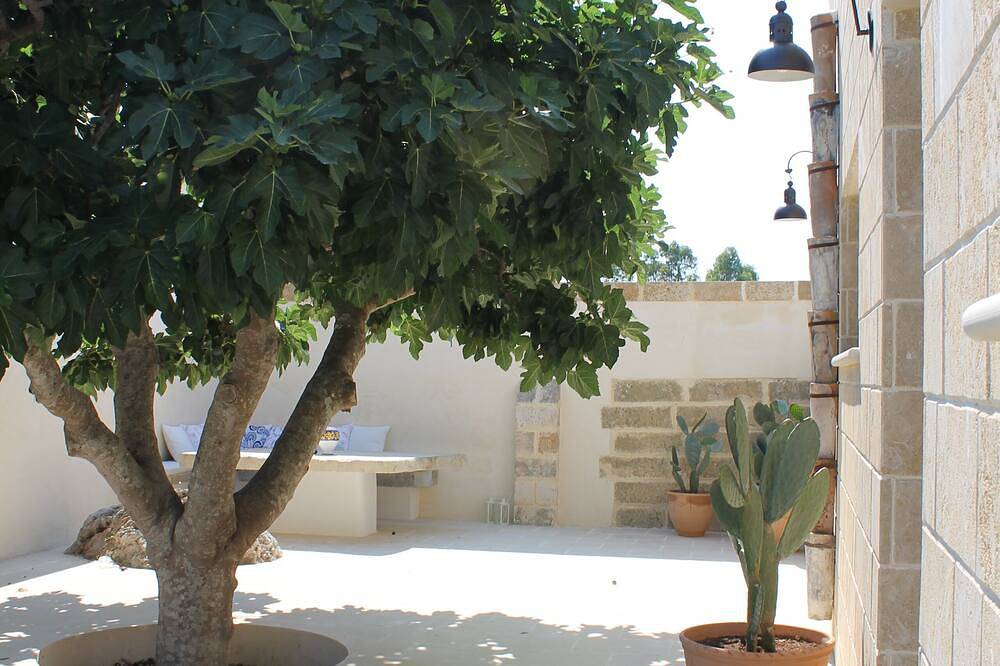 Dimora Cavalieri charming house con piscina giardino a  3km da Castro Salento in Andrano, Provincia di Lecce