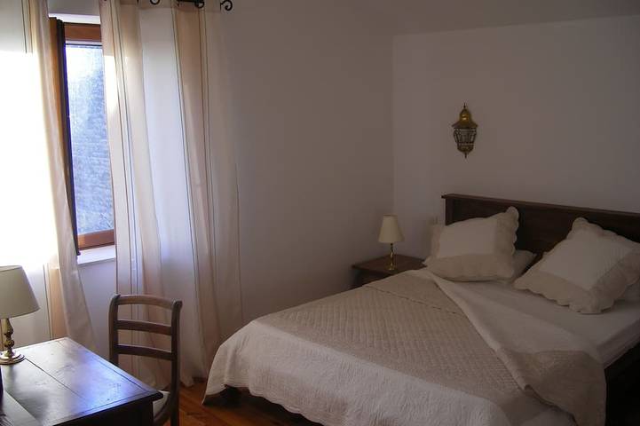 Gîte 20 minutes from the Futuroscope, with Covered Swimming Pool in Thurageau, Vienne