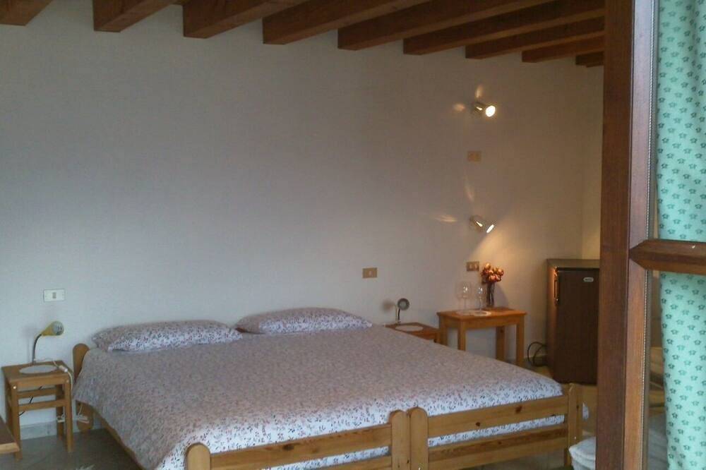 Doubbleroom at garden level with incredible view on Lake Garda in Toscolano-Maderno, Gardasee-Berge