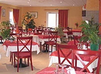 Double Room in Saint-Pantaléon-de-Larche, Région de Brive-la-Gaillarde