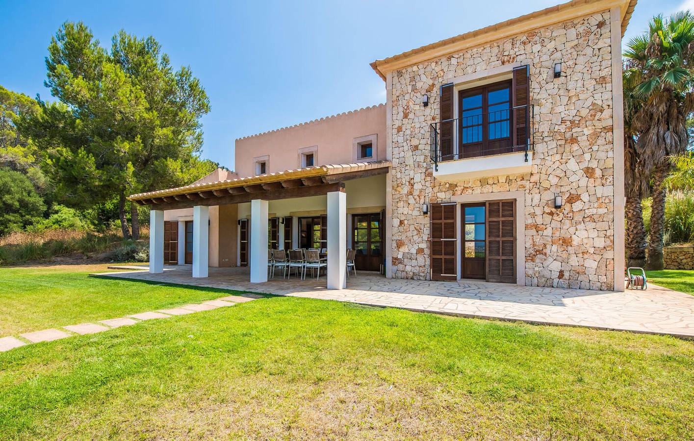 Retraite au bord de la mer avec terrasse, cuisine, piscine et vues in Manacor, Majorque de l'Est