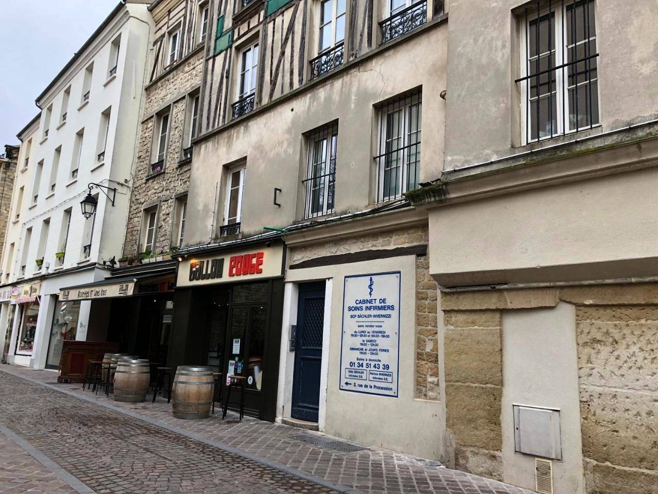 Appartement entier, Three-Bedroom Apartment in Saint-Germain-en-Laye, Yvelines