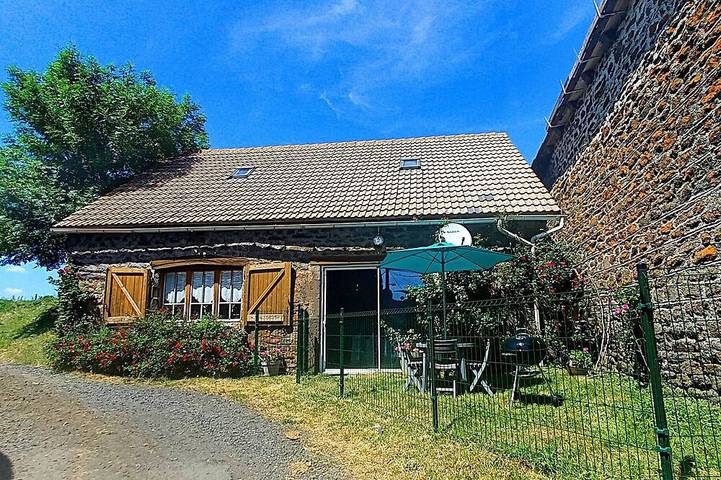 Location de vacances pour 5 personnes, avec terrasse, animaux acceptés dans Laurie