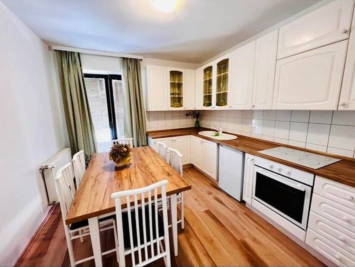 Ganze Wohnung, 2-Zimmer-Ferienwohnung mit Terrasse Lič, Gorski kotar -a in Fuzine, Primorje-Gorski Kotar