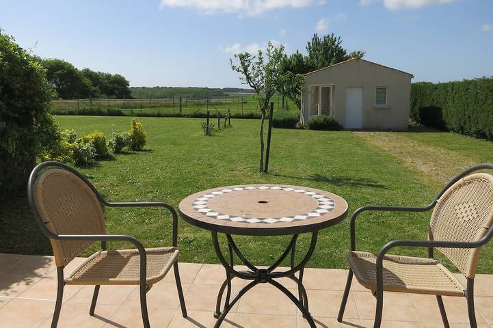 Location de vacances pour 2 personnes, avec terrasse et jardin à Étaules - 4