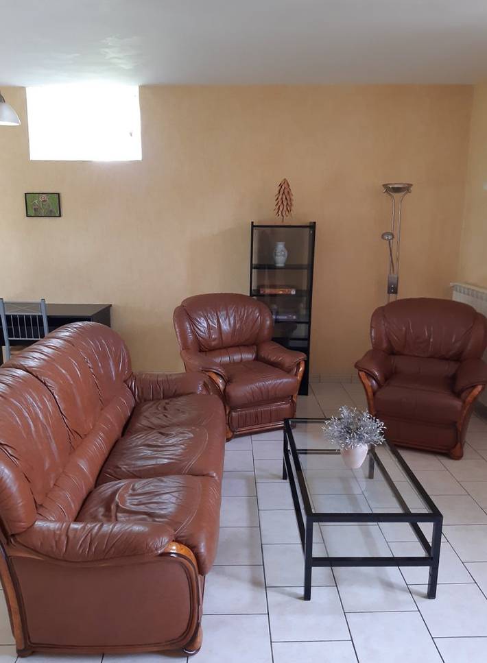 Gîte pour 6 personnes, avec terrasse dans le Cantal - 2