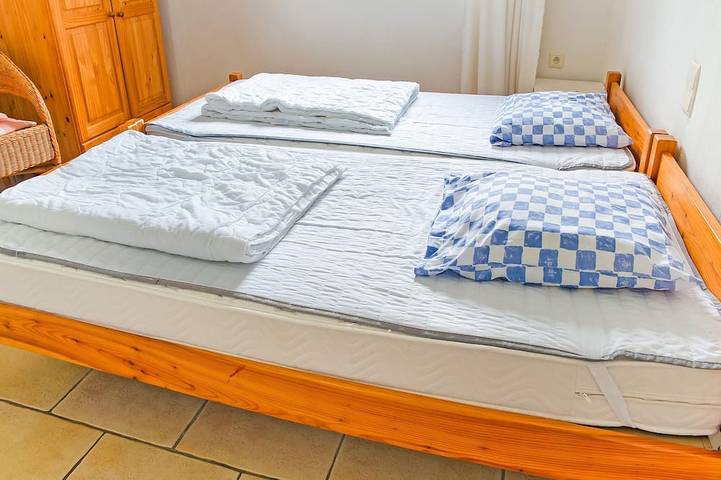 Location de vacances pour 23 personnes, avec terrasse ainsi que jardin et sauna dans Longfaye - 4