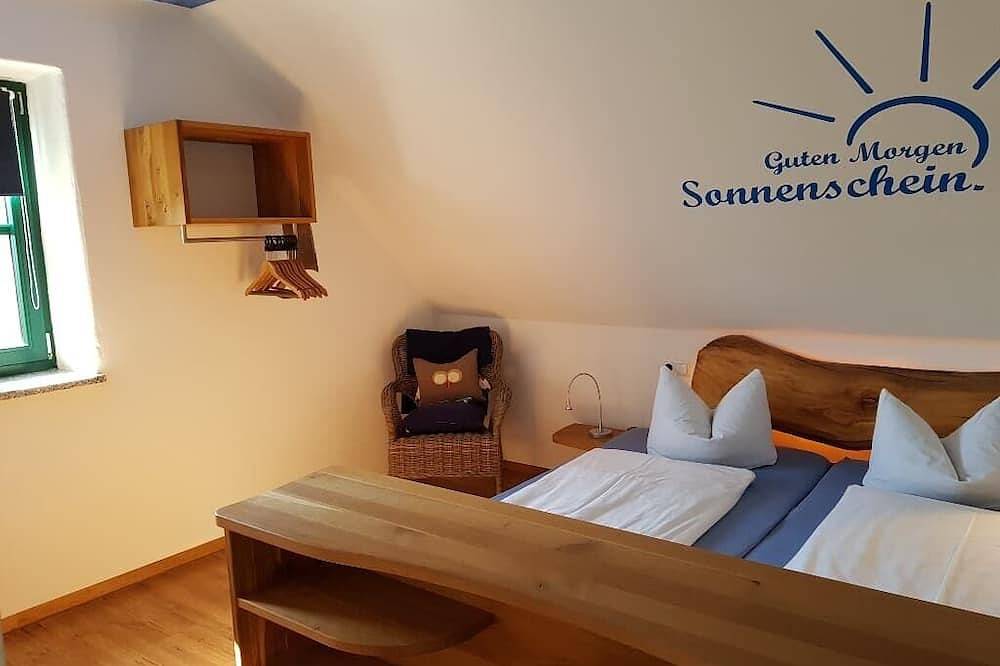 Ganze Wohnung, Ferienwohnung \"Mondschein\" mit Galerie und Balkon in Schwarzach b.Nabburg, Naturpark Oberpfälzer Wald