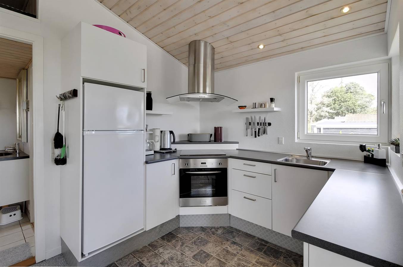 2 bedroom pet friendly home in Børkop in Høll, Børkop