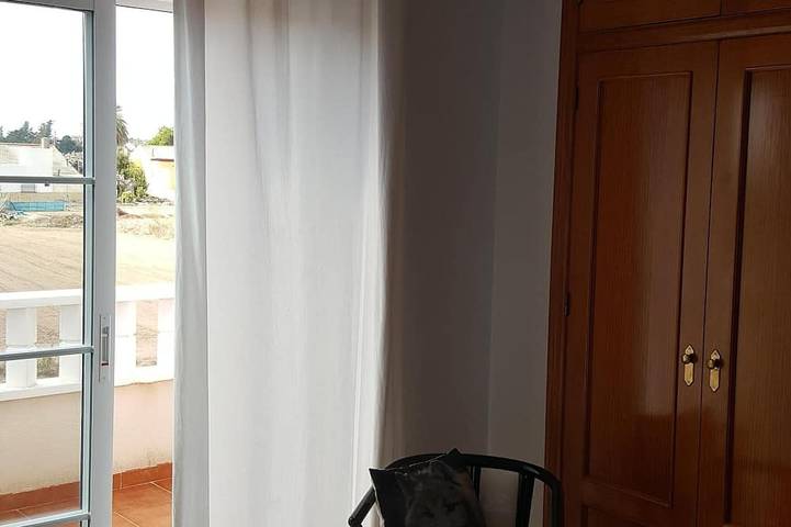 Casa con jardín al lado del Parque Natural de las Salinas de Santa Pola y playas in El Pinet, Elche