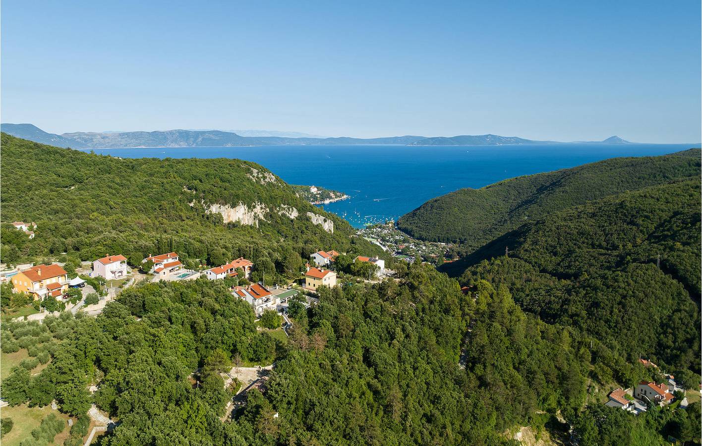 Appartement moderne de 2 chambres avec piscine, parking et à 2 km de la plage in Labin City, Labin