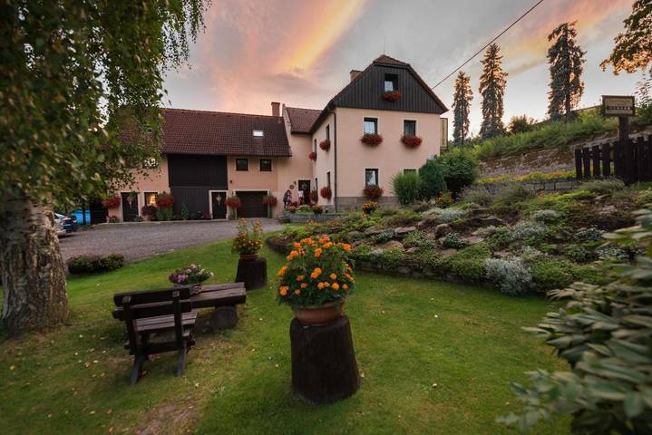 BnB für 3 Personen, mit Ausblick und Garten sowie Pool in Tschechien