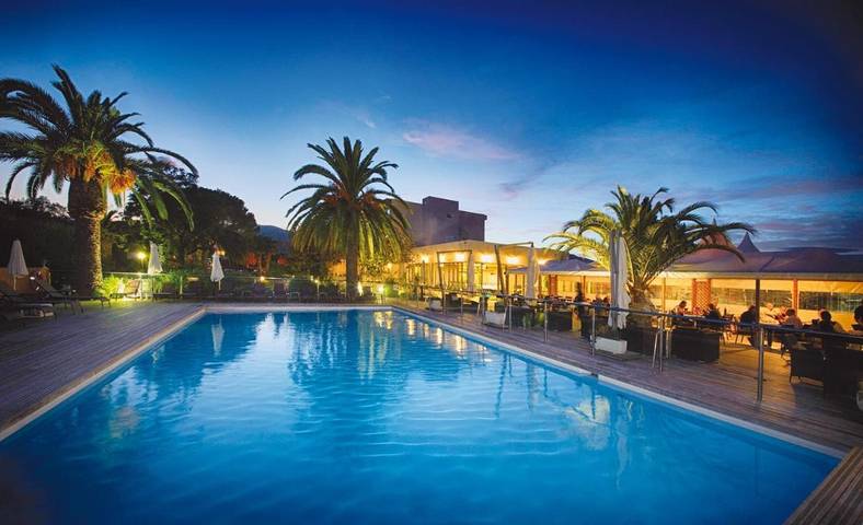 Hôtel pour 2 personnes, avec Balcon et Jacuzzi ainsi que Terrasse et Jardin