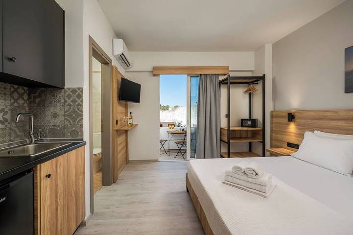 Ferienwohnung für 2 Personen, mit Balkon und Garten in Afantou