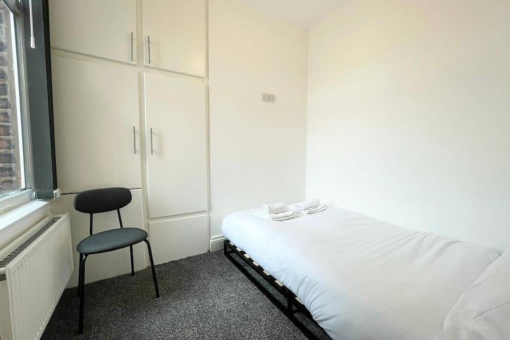 Comfy Beds – Group House in Merseyside