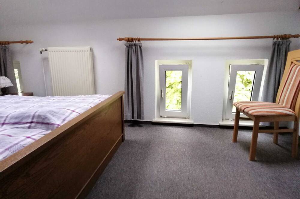 Ganze Wohnung, Ferienwohnungen Timmermann, 25128 - Ferienwohnung Timmermann, Gartenseite in Bunde, Nordseeküste