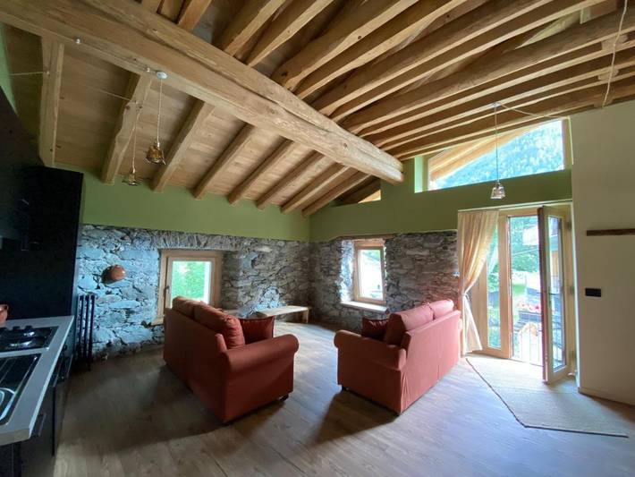 Gîte pour 6 personnes, avec sauna et jacuzzi ainsi que balcon et jardin à Ala di Stura