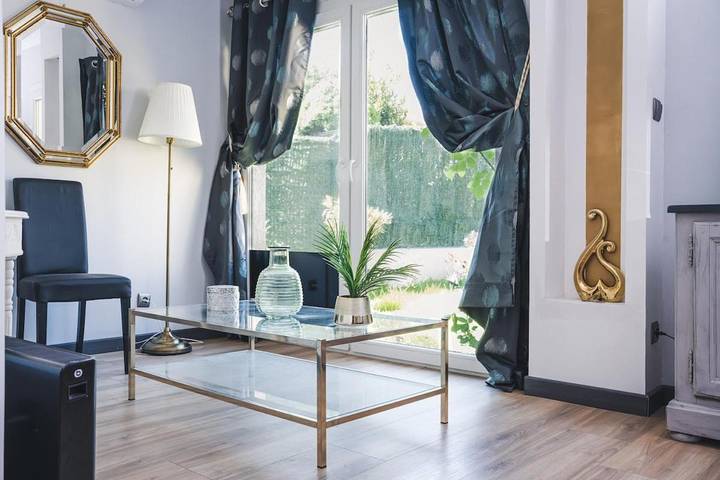 Gîte pour 2 personnes, avec terrasse, animaux acceptés à La Boisse - 3