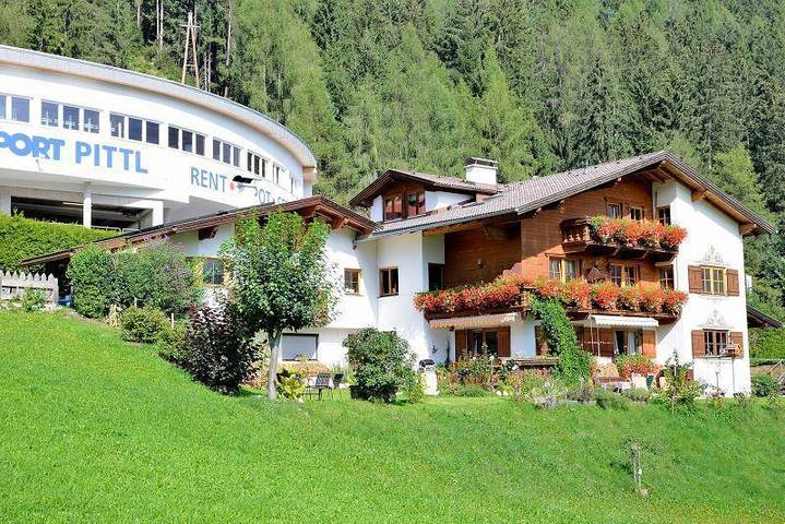 Bauernhaus für 3 Personen, mit Balkon und Terrasse sowie Garten und Ausblick