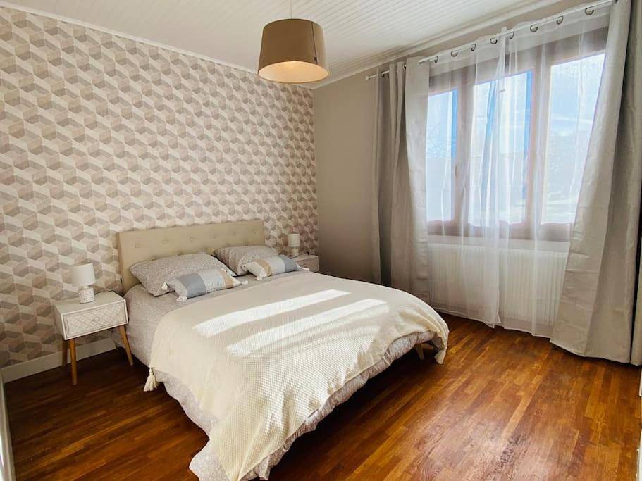 Three-Bedroom House in Saint-Vallier (Saône-et-Loire), Région de Chalon-sur-Saône