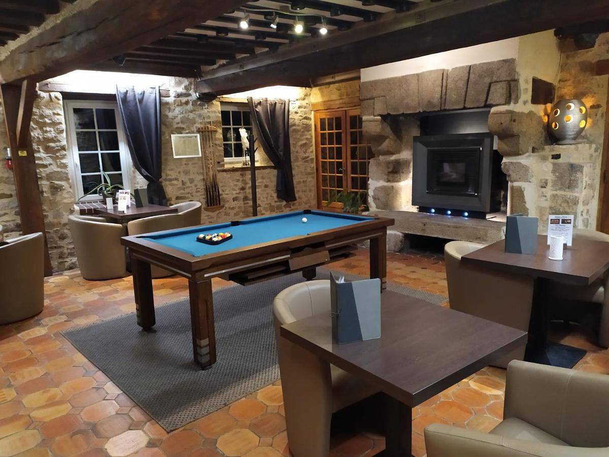 Logis Hotel Oasis in Villaines-la-Juhel, Mayenne