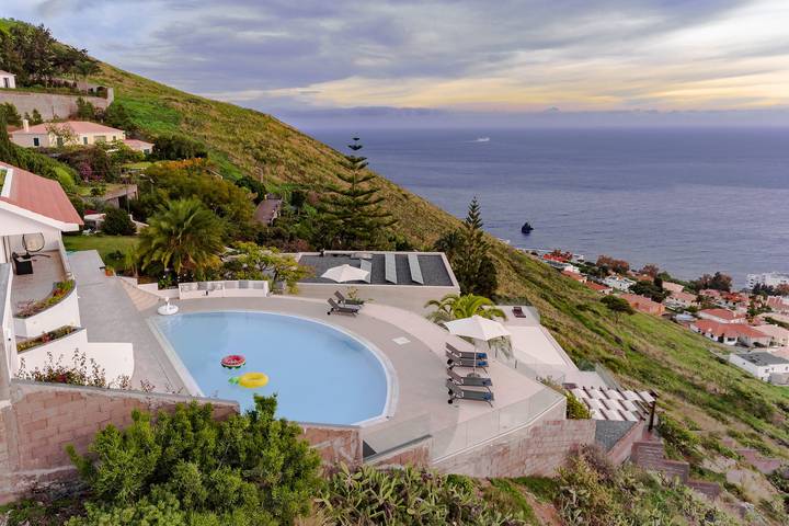 Villa pour 10 personnes, avec piscine ainsi que jardin et jacuzzi, animaux acceptés à Funchal - 4