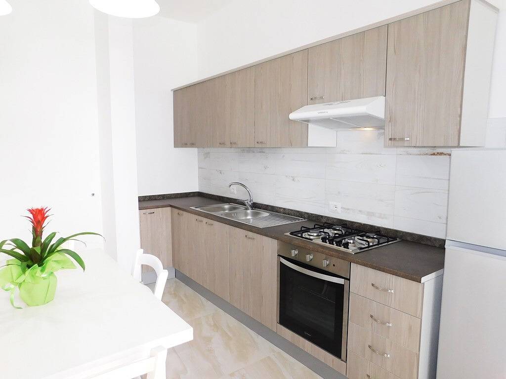 Ganze Wohnung, Two-room apartment in the center of Torre San Giovanni with balcony facing the sea. Zentrale Zwei-Zimmer-Wohnung am Meer mit Balkon, Meerblick und Klimaanlage in Ugento, Golf von Tarent
