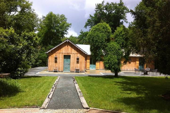 Location de vacances pour 4 personnes, avec terrasse et jardin à La Brède