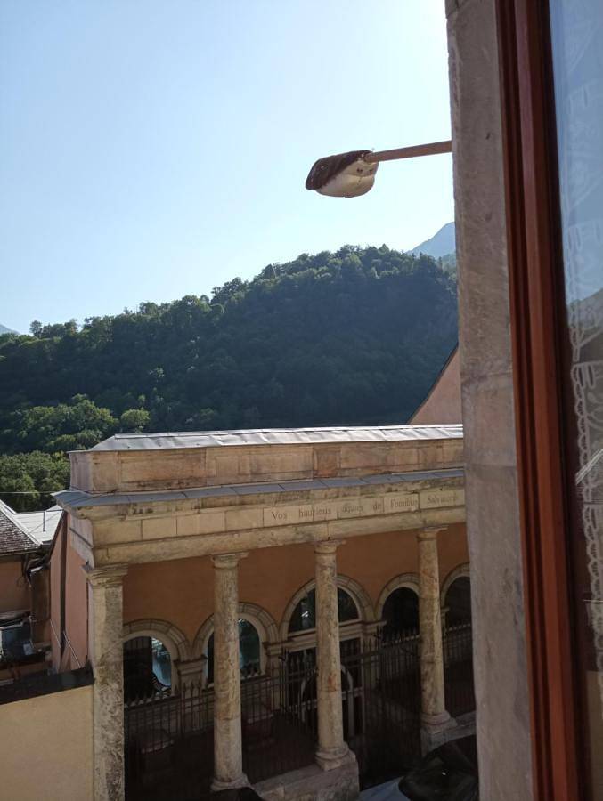 Gîte pour 4 personnes, avec vue et terrasse, animaux acceptés dans Thermes Luz Saint Sauveur - 2