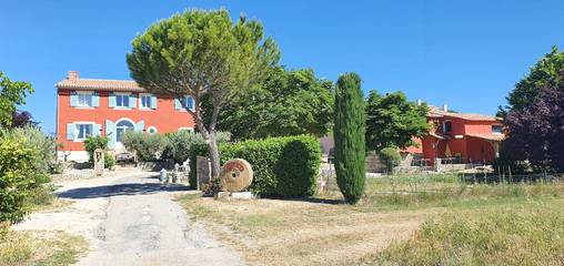 Gîte pour 4 personnes, avec jardin et piscine à Saint-Jurs