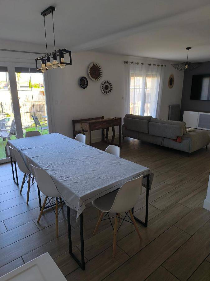 Location de vacances pour 10 personnes, avec jardin et piscine, animaux acceptés à Latour-Bas-Elne - 2