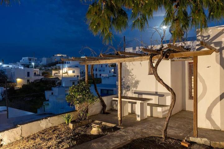 Location de vacances pour 9 personnes, avec Balcon et Terrasse ainsi que Jardin et Vue dans Apollonia - 2