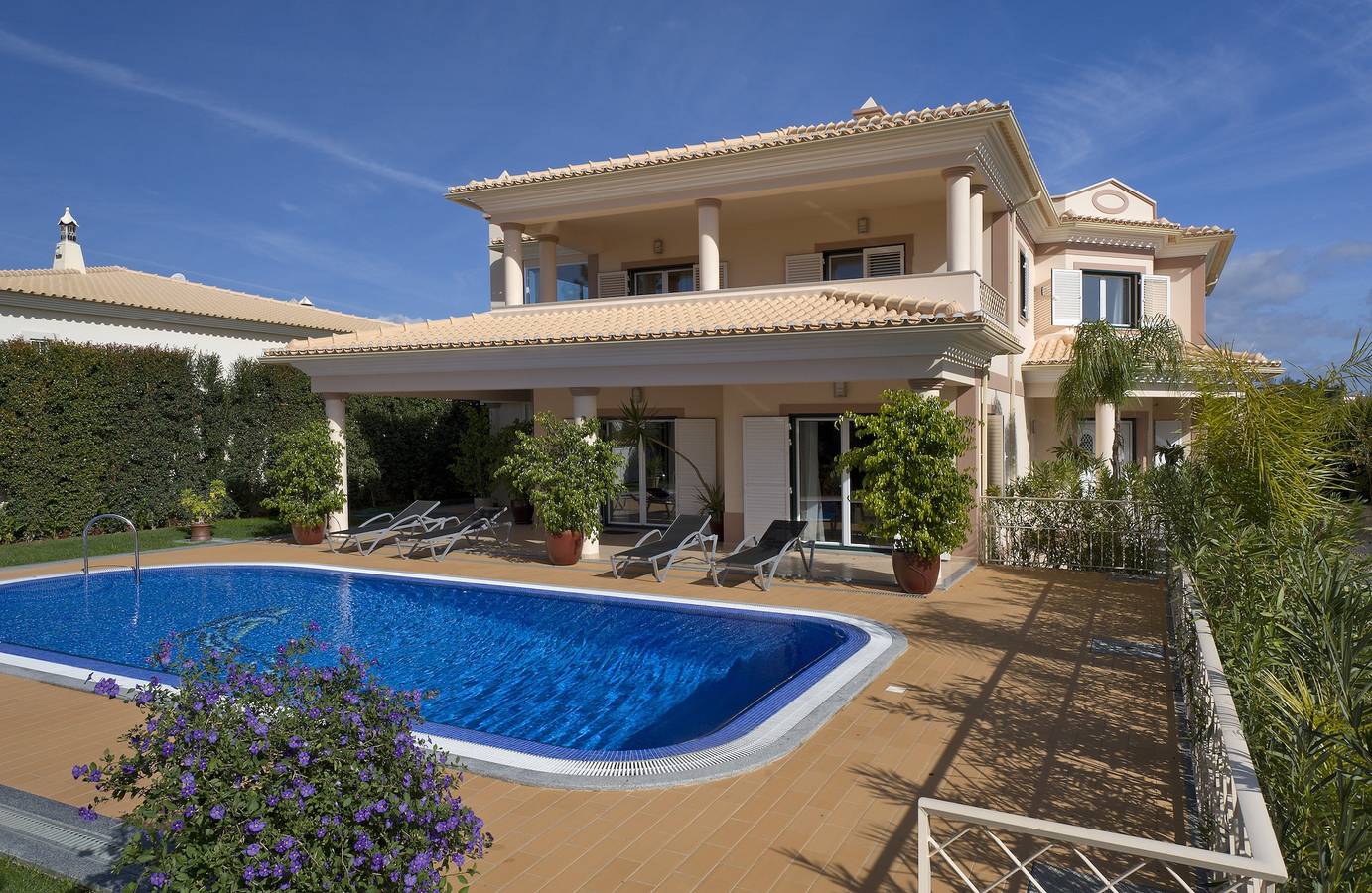 Villa Cor de Rosa in Albufeira, South Portugal