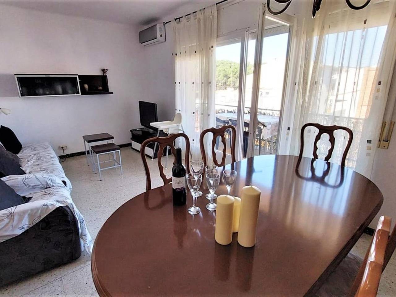 Apartamento entero, Apartamento acogedor para 6 personas en el centro de Llançà, cerca de playas y actividades familiares in Llansá, Alt Empordà