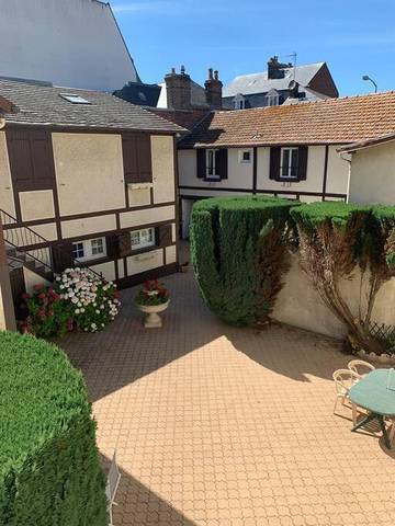 Gîte pour 4 personnes, avec jardin dans Hippodrome de Deauville La Touques